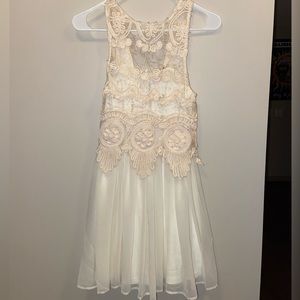 AKIRA Chicago Red Label - Ivory/white Lace mini dress (S)